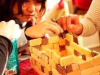 手作りイベント。お菓子の家の作り方